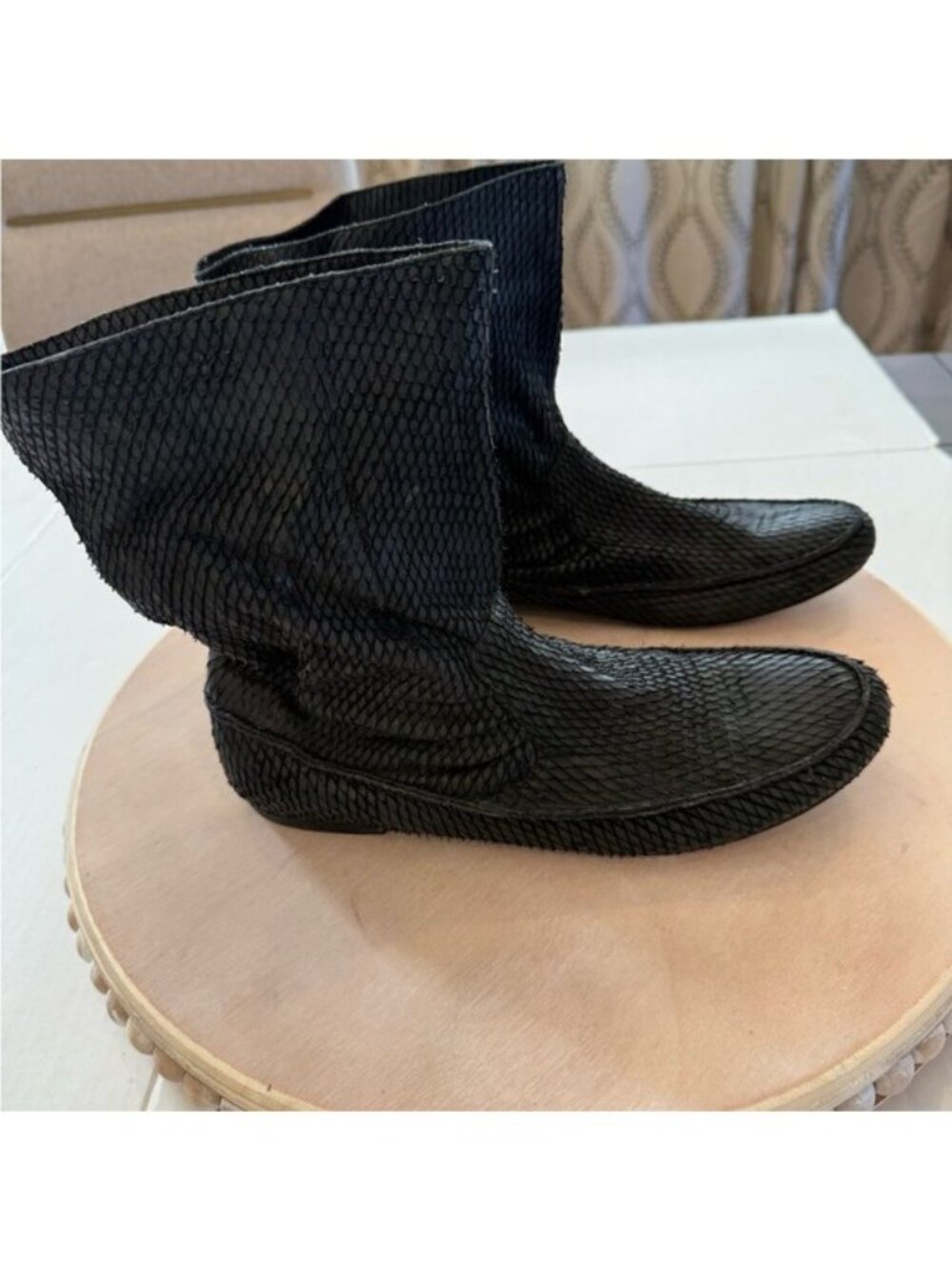 Elizabeth And James Womens Boots Black Reptile Embossed Booties Leather Size 9.5